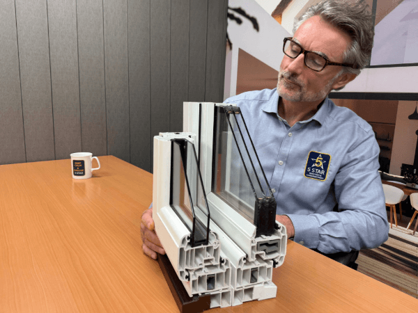 MD Comparing double and triple glazing samples