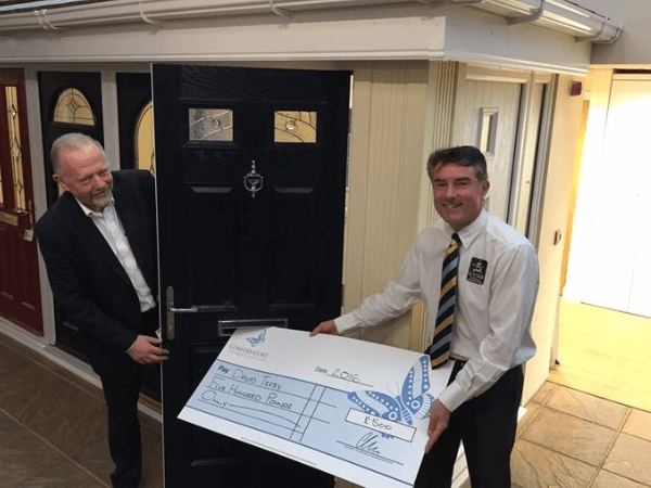 5 star customer reviews winner Mr Treby collects £500 cheque