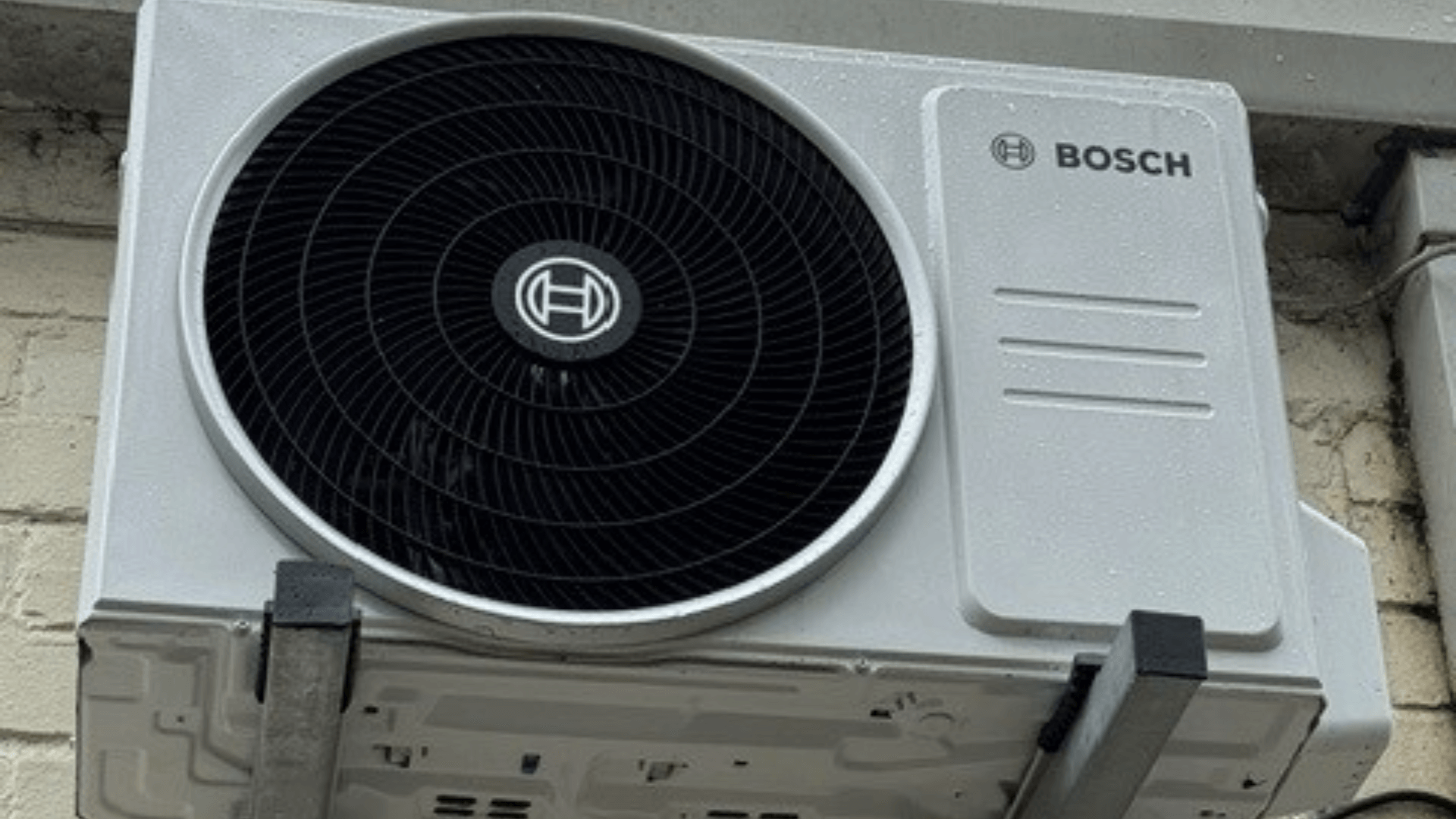 Worcester Bosch External air conditioning condensing unit